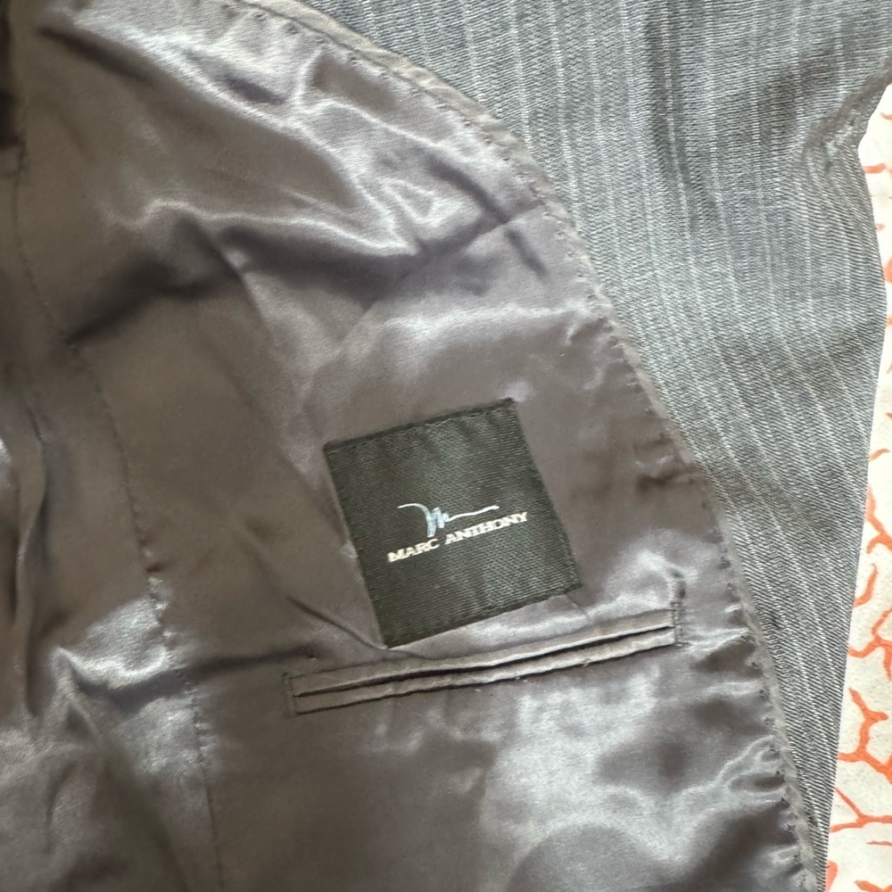Blazer - Picture 3 of 3